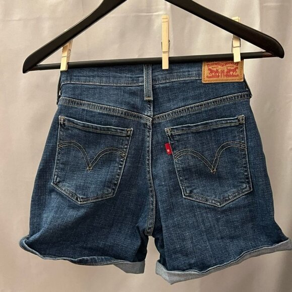 Levi’s Denim Shorts - Picture 4 of 8